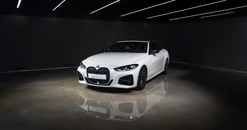 DSM × BMW — Fotografia de stand automóvel